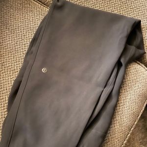 Lululemon on the fly jogger luxtreme 28”